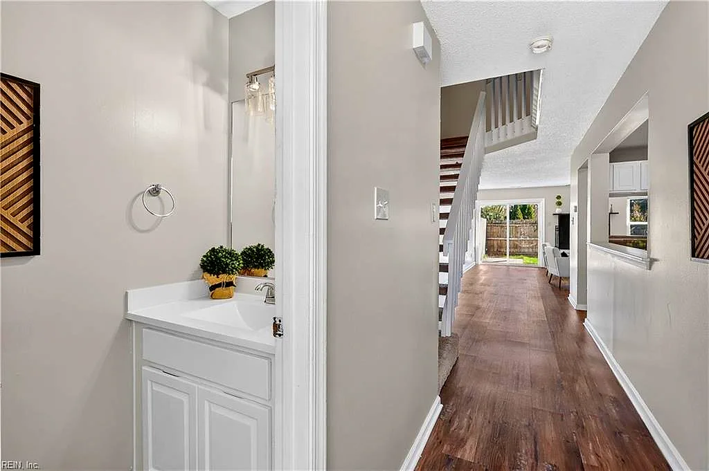 817 Quesnel Dr, Virginia Beach — photo