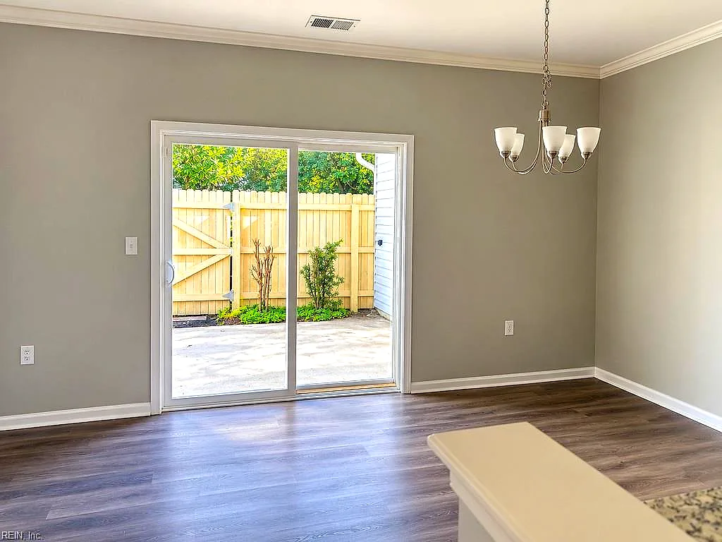 1555 Rollesby Way #5, Chesapeake — photo