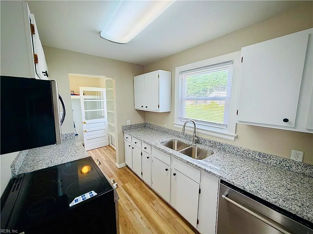 27 Beaconsdale Ln, Newport News — photo