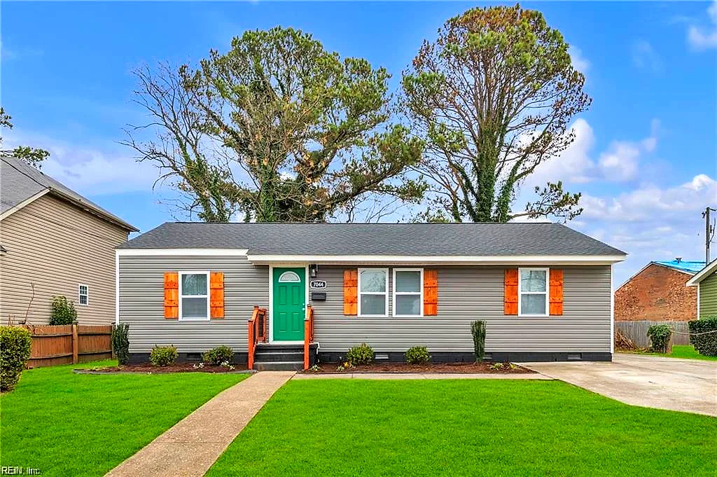 7044 Gregory Dr, Norfolk — photo