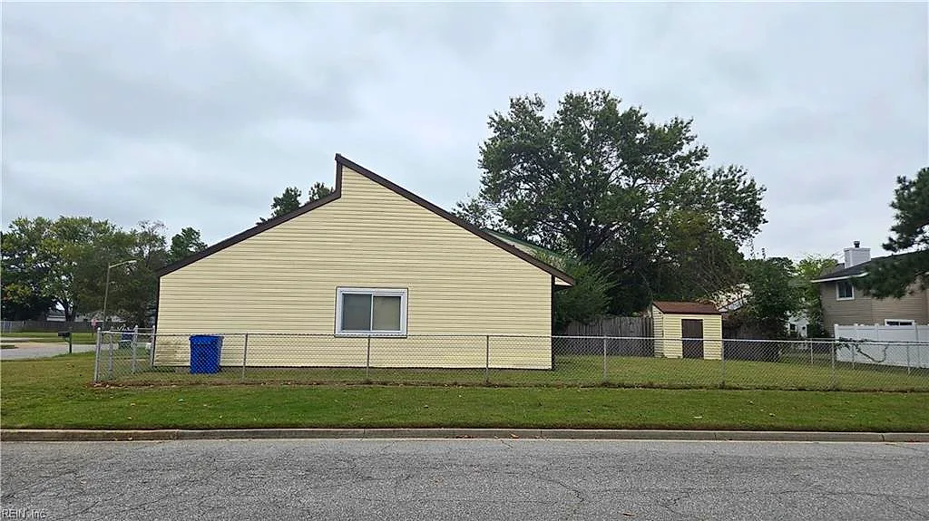 3841 Peachtree Ln E, Portsmouth — photo