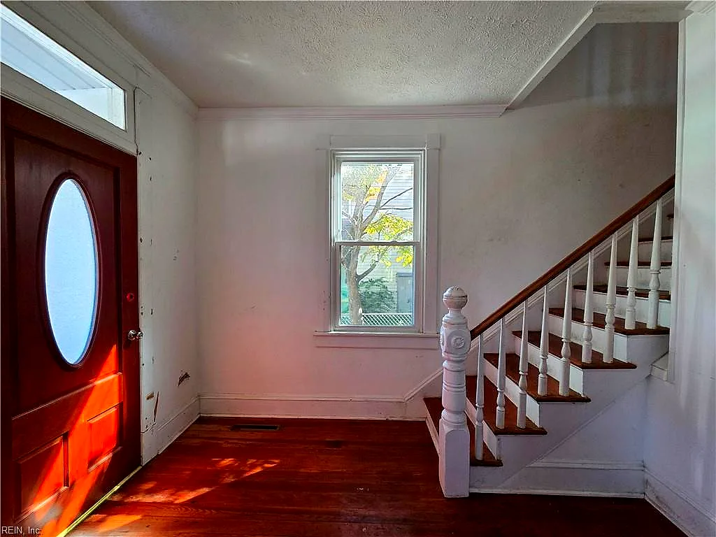900 E Pembroke Ave, Hampton — photo
