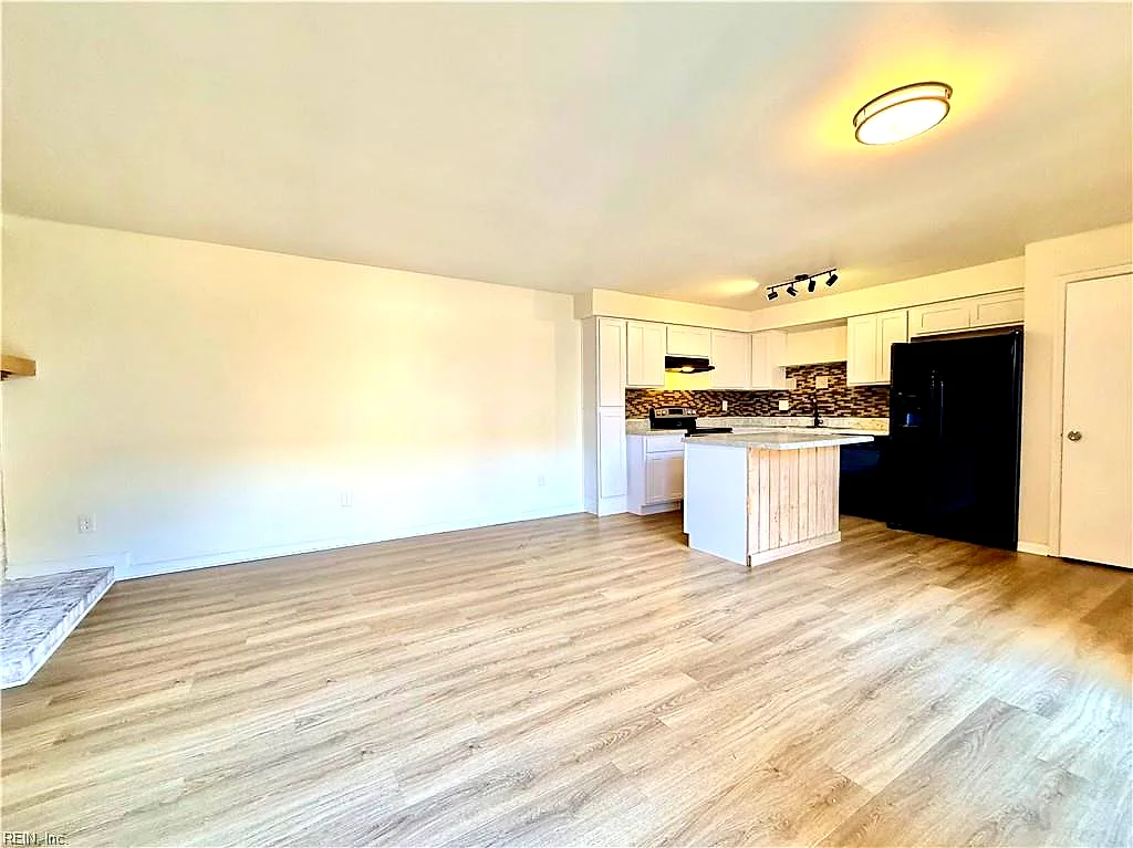 1633 Ocean Bay Dr, Virginia Beach — photo