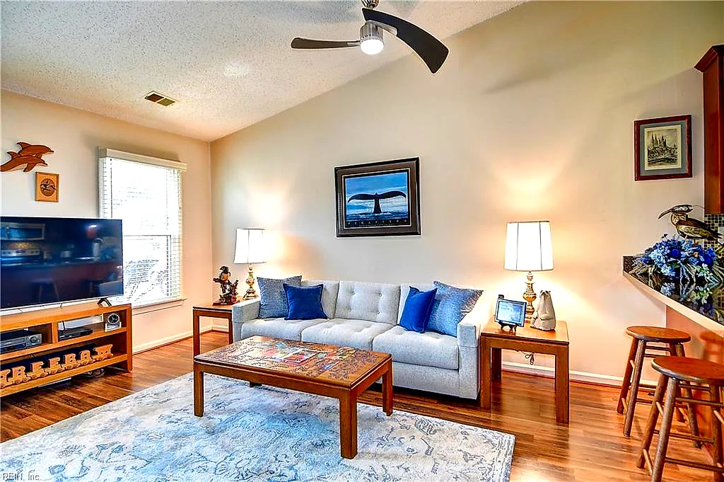4208 Macarthur Rd, Virginia Beach — photo