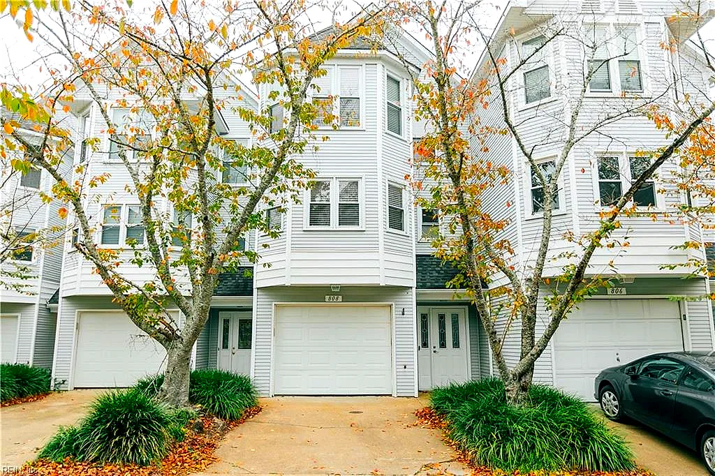 808 Baltic WALK