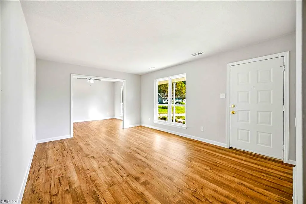 2504 Decathlon Cres, Virginia Beach — photo
