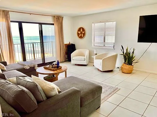 100 E Ocean View Ave #706, Norfolk — photo