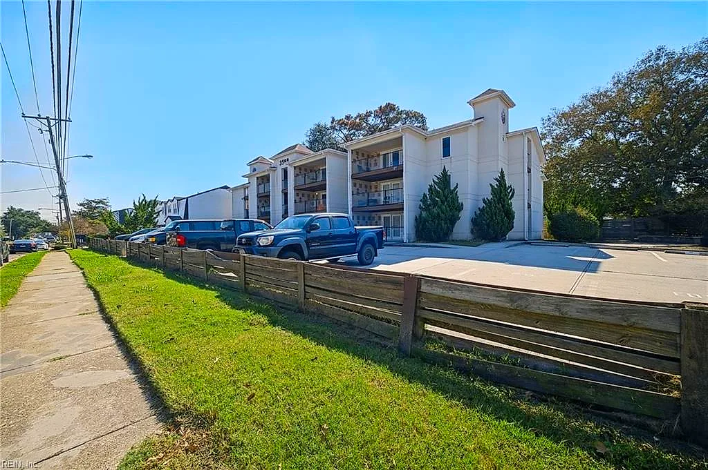 3509 Pleasant Ave #202, Norfolk — photo