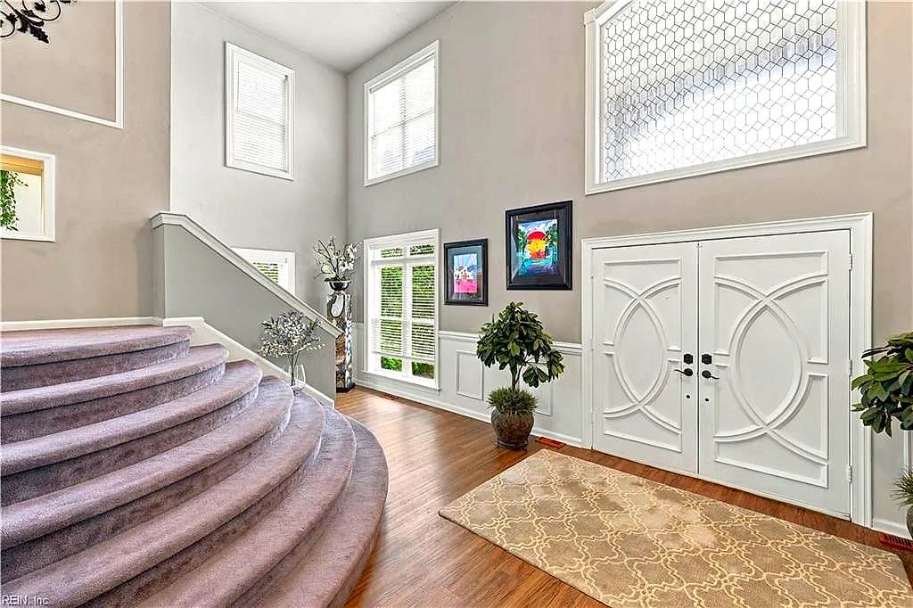 214 Wentworth Ct, Suffolk — photo