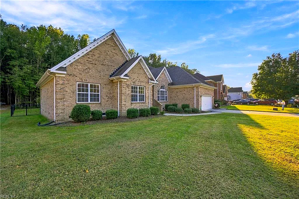 1103 Old Vintage Rd, Chesapeake — photo