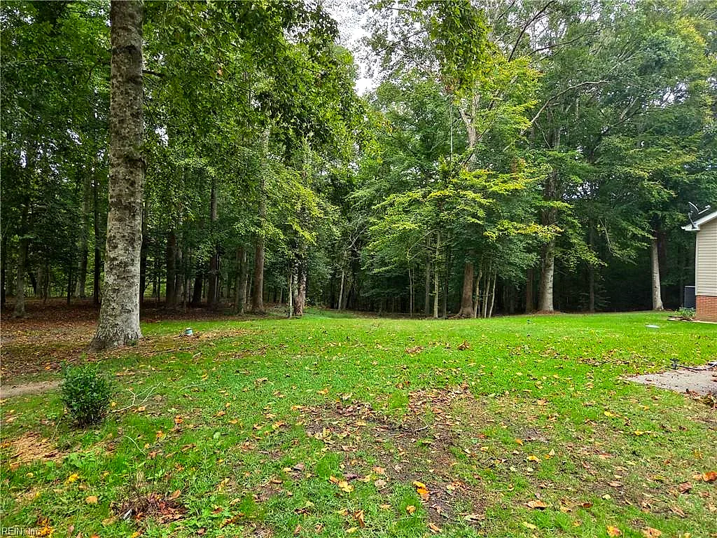 1353 Manning Rd, Suffolk — photo