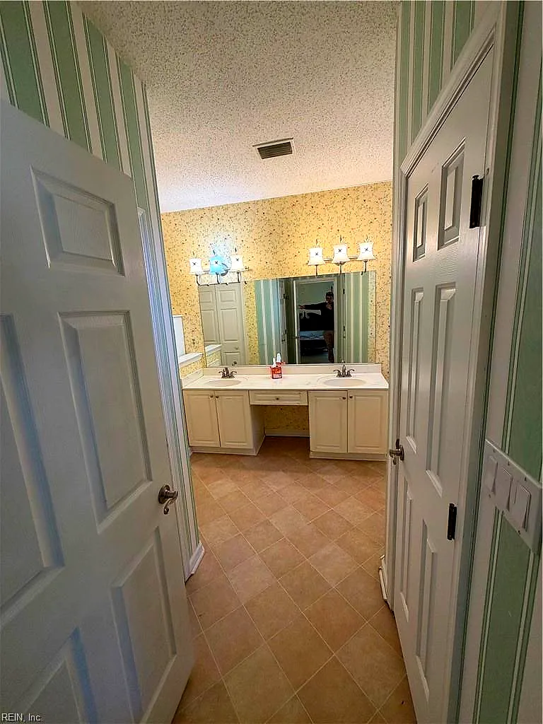 905 Lakecrest Ct, Newport News — photo