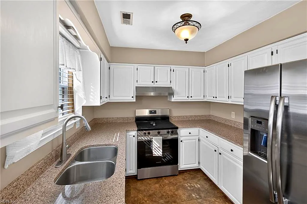 2100 Dove Ridge Dr, Virginia Beach — photo