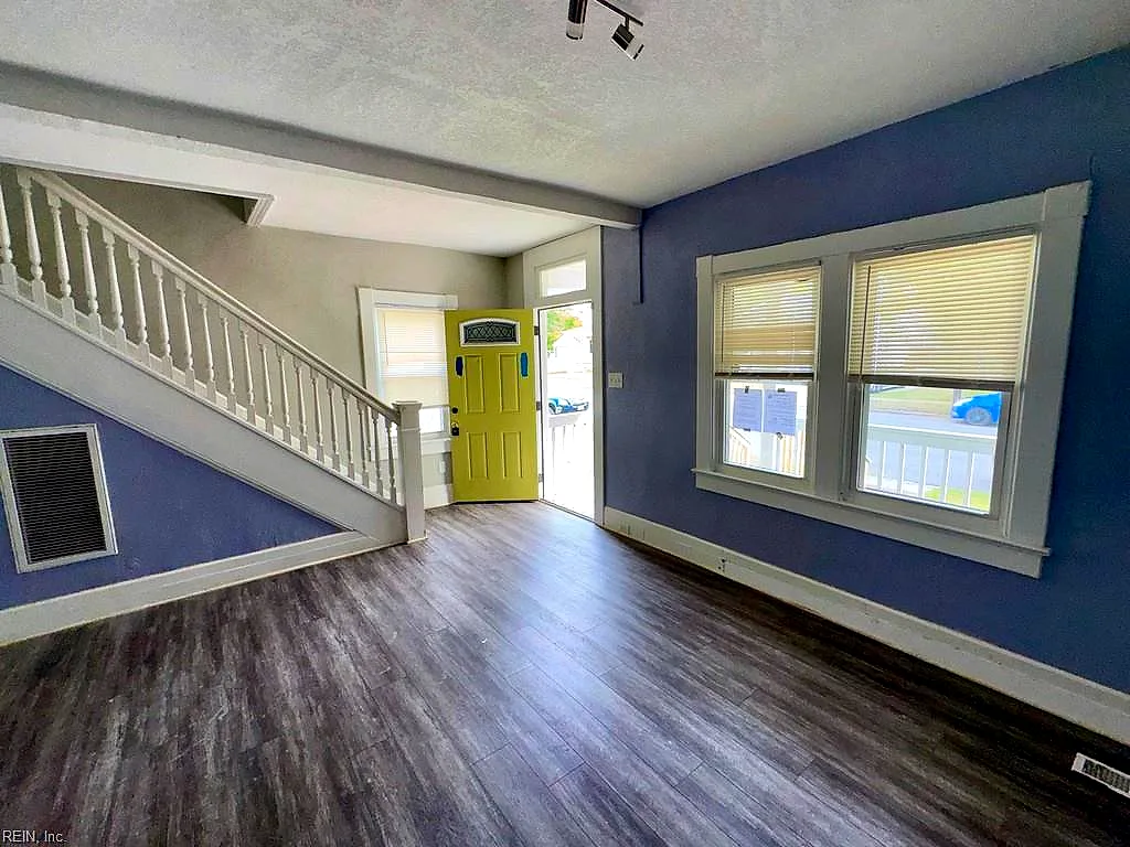 2212 Des Moines Ave, Portsmouth — photo