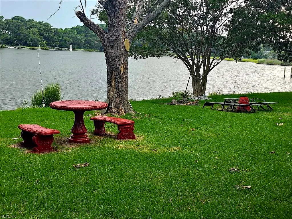 623 Roland Dr, Norfolk — photo