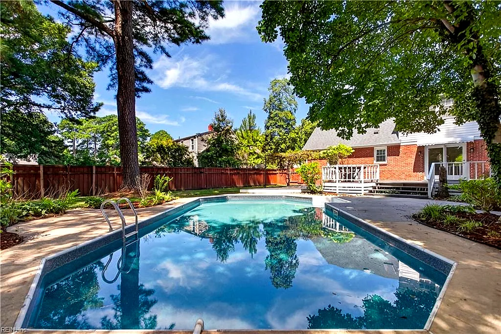 2213 Wildwood Rd, Chesapeake — photo