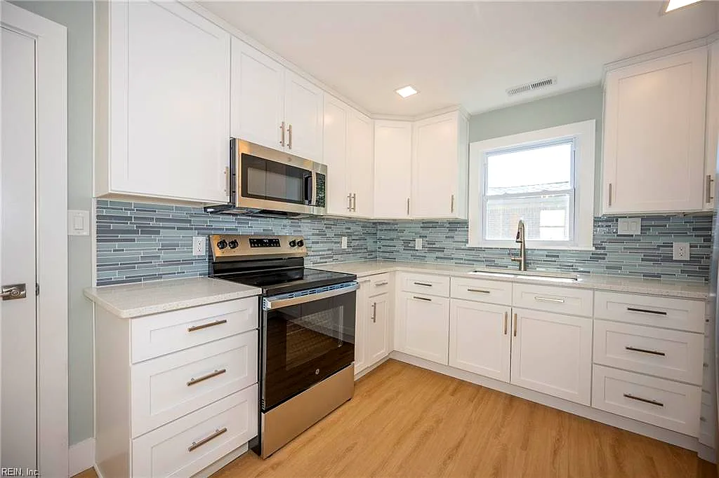 3328 Sandy St, Norfolk — photo