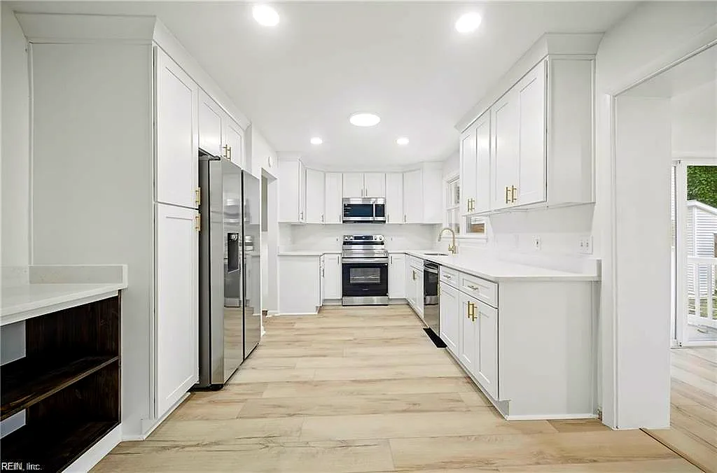 537 Hallmark Dr, Newport News — photo