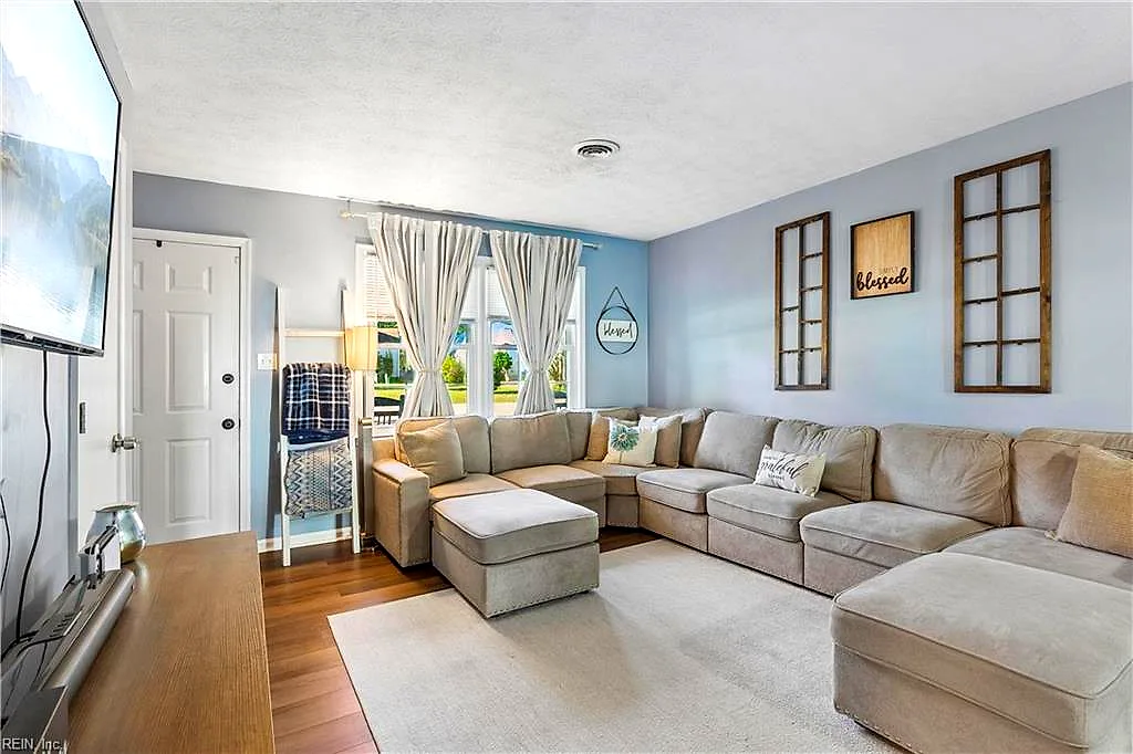 888 Harpersville Rd, Newport News — photo