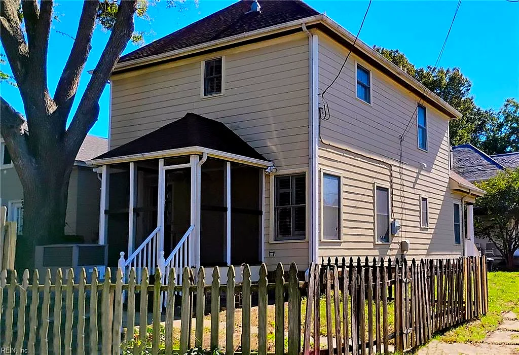 1024 Bay St, Portsmouth — photo