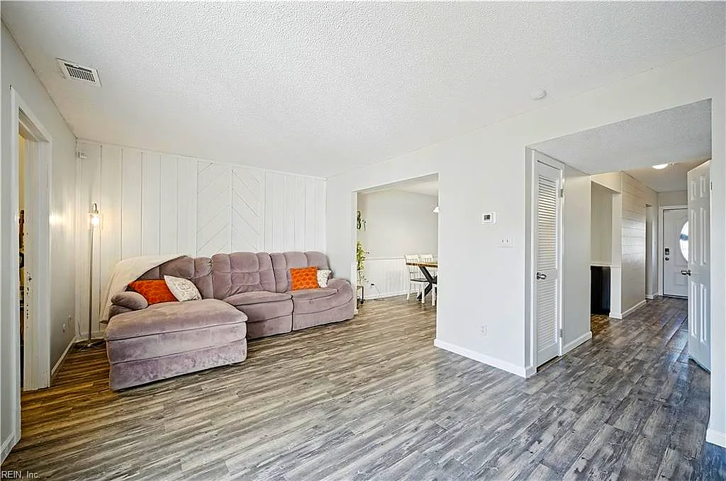 1008 Bryce Ln, Virginia Beach — photo