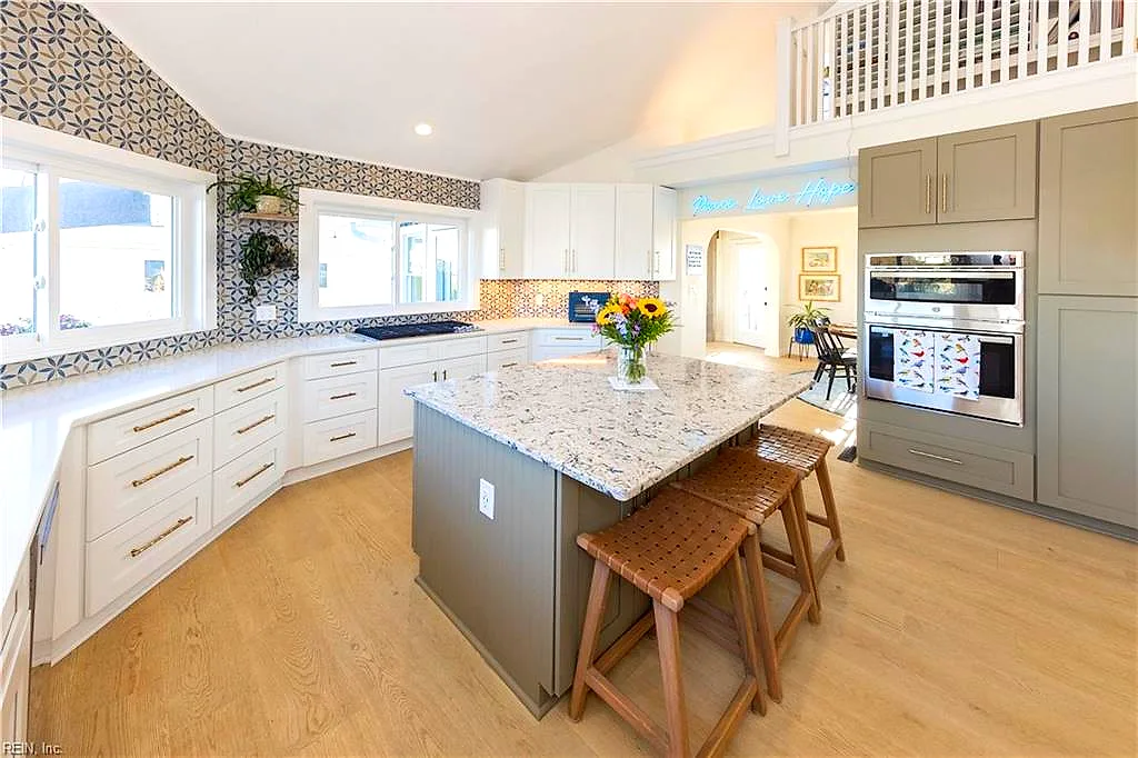 3349 Sandpiper Rd, Virginia Beach — photo