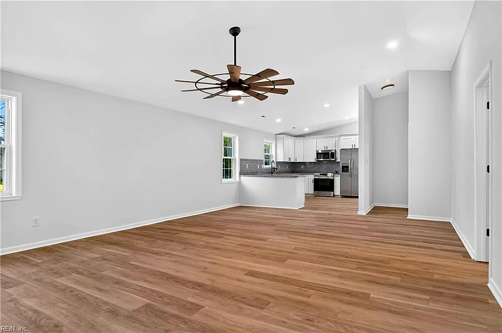 103 Wilson Cir, Williamsburg — photo