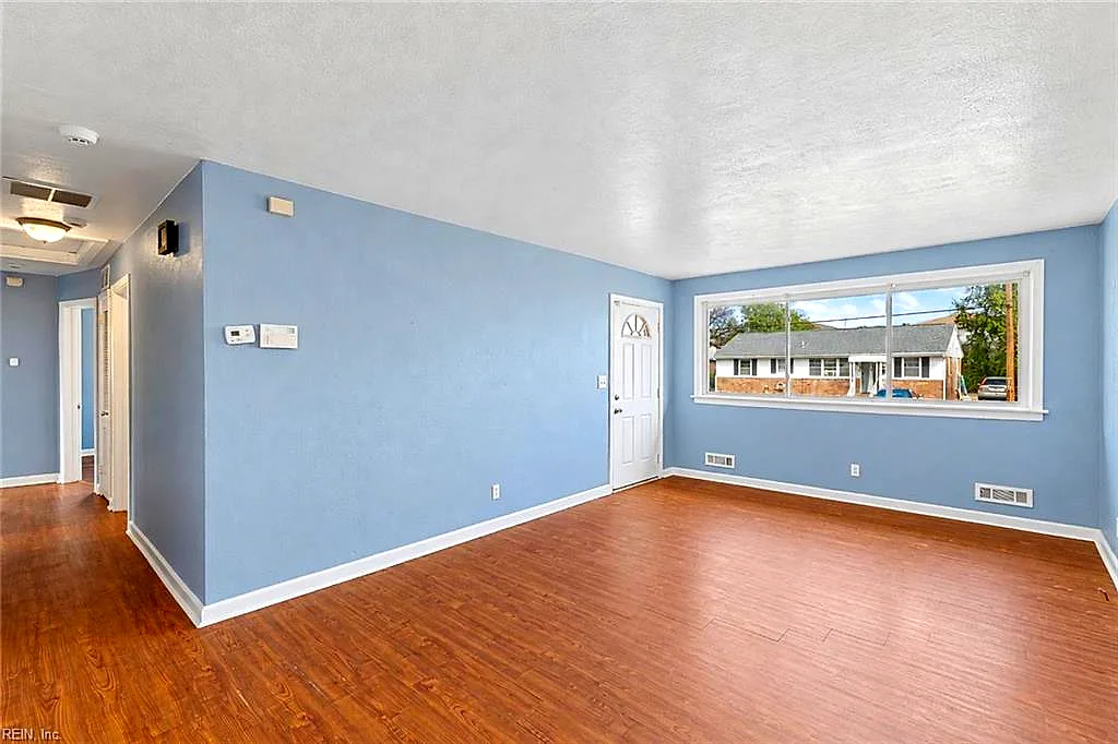 1367 Kingston Ave, Norfolk — photo