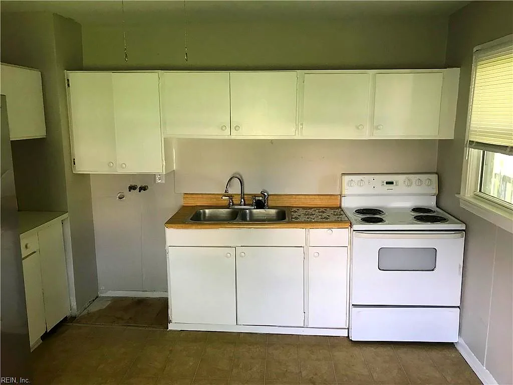 13 Cornell Dr, Hampton — photo