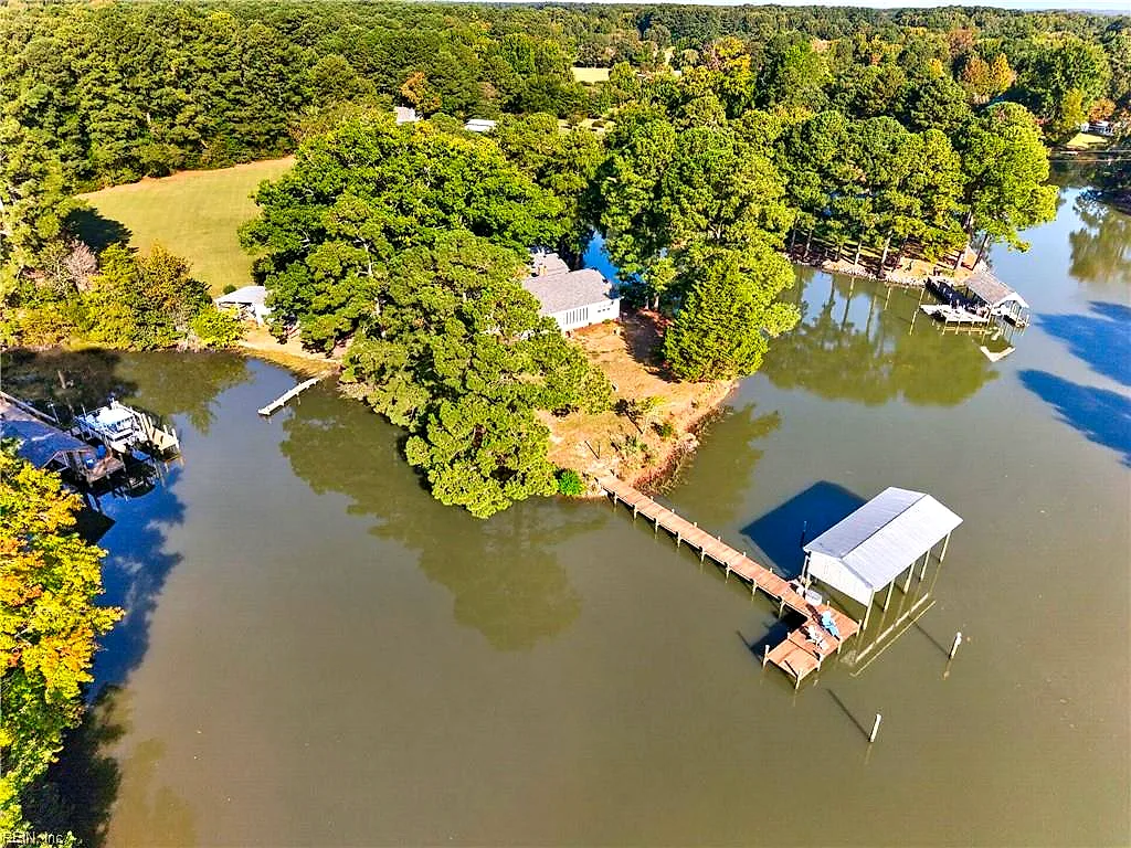 4539 Johns Point Rd, Gloucester — photo