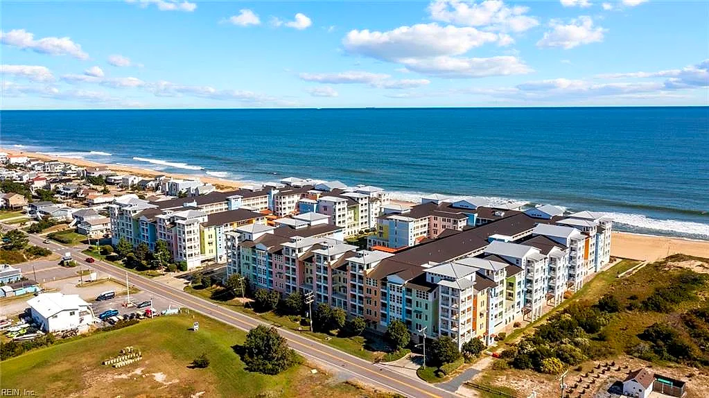 3700 Sandpiper Rd #114, Virginia Beach — photo
