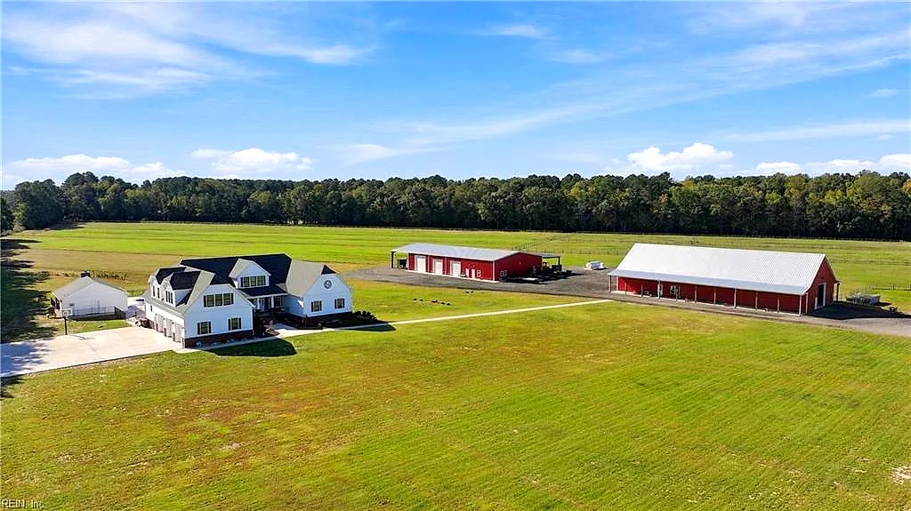 1004 Saint Brides Rd W, Chesapeake — photo