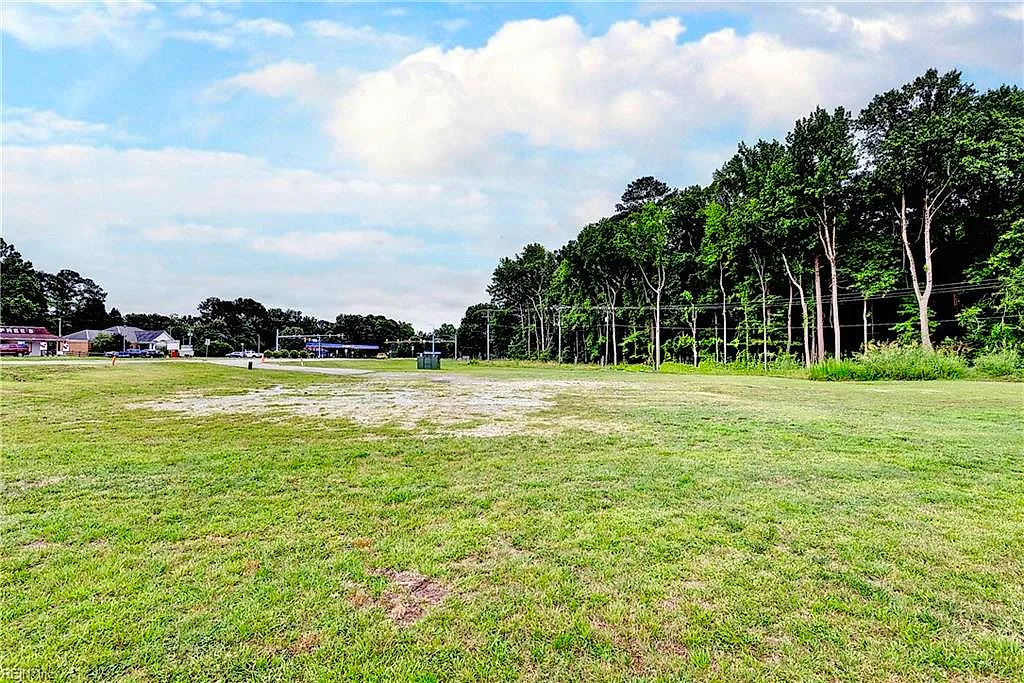 4033 + George Washington Memorial Hwy, Yorktown — photo